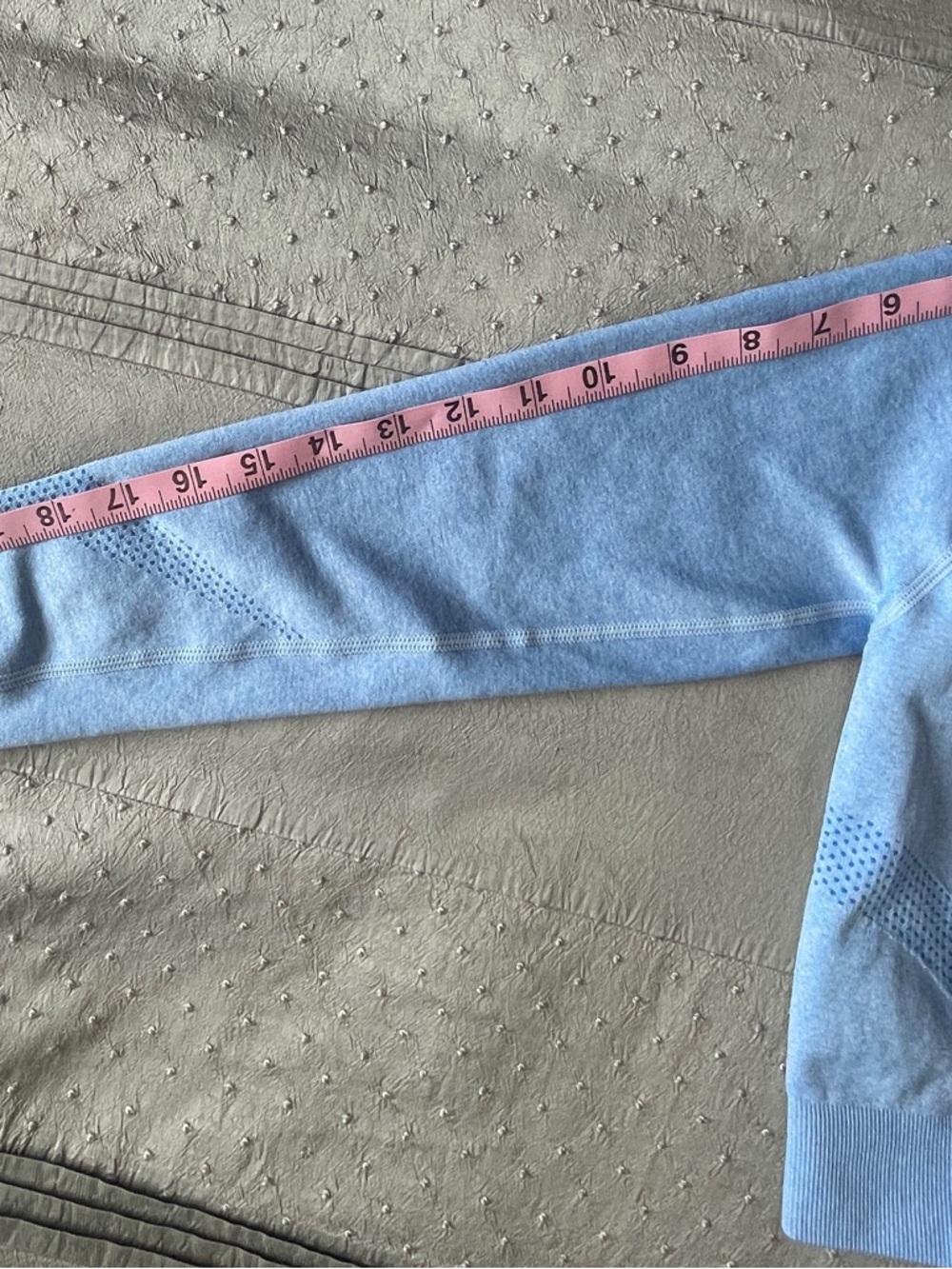 Baby Blue Athletic Workout Seamless Long Sleeve Compression Crop Top size L - Picture 11 of 12